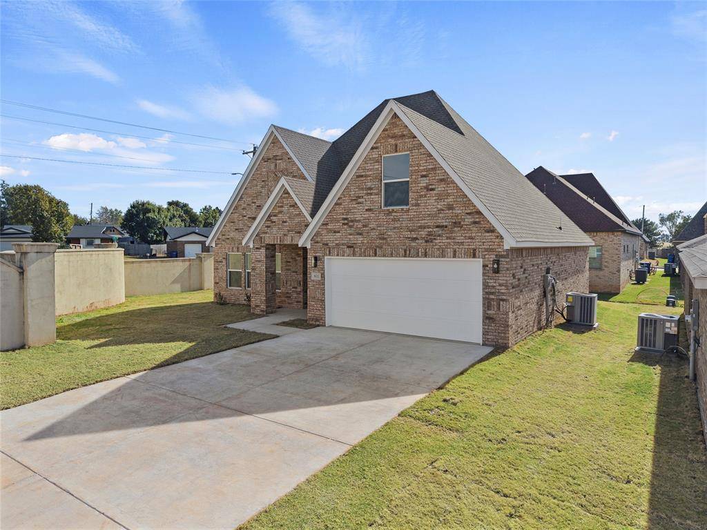 801 Chateau CT, Kingfisher, OK 73750