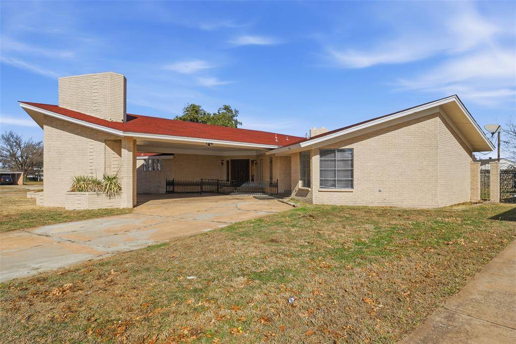 7700 S Country Club DR, Oklahoma City, OK 73159