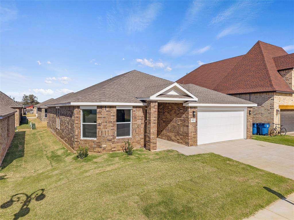 807 Chateau CT, Kingfisher, OK 73750