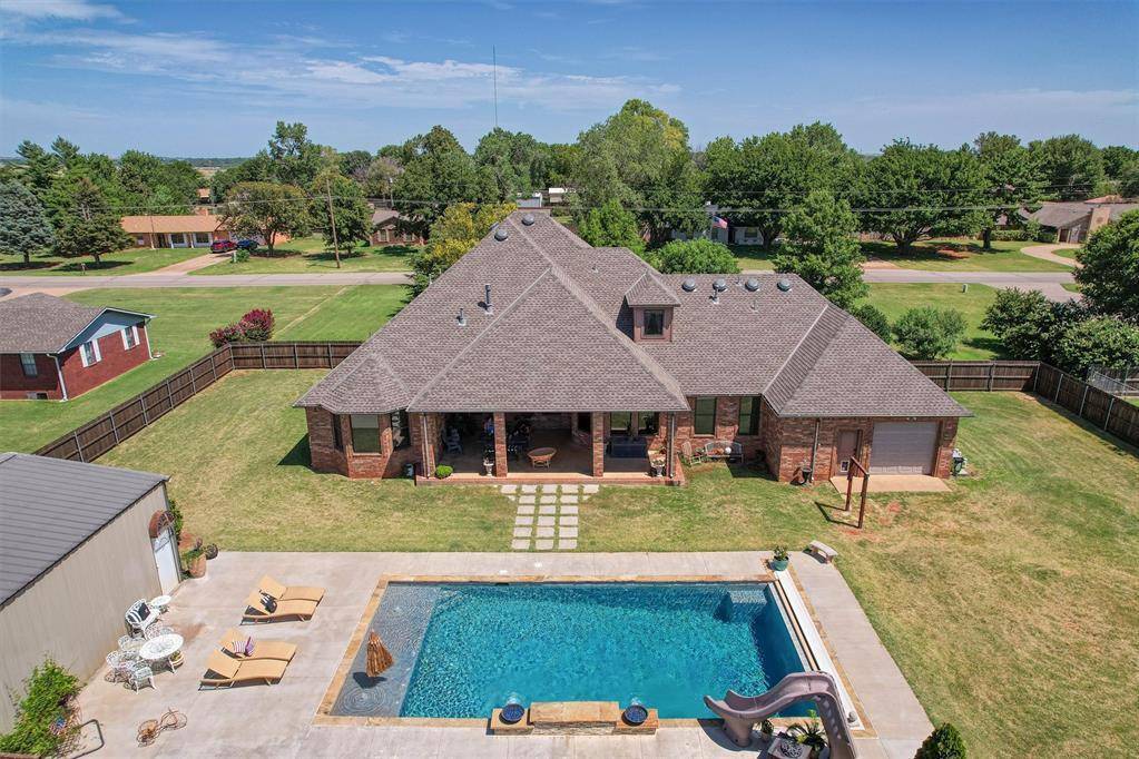 316 W Lakeview DR, Elk City, OK 73644