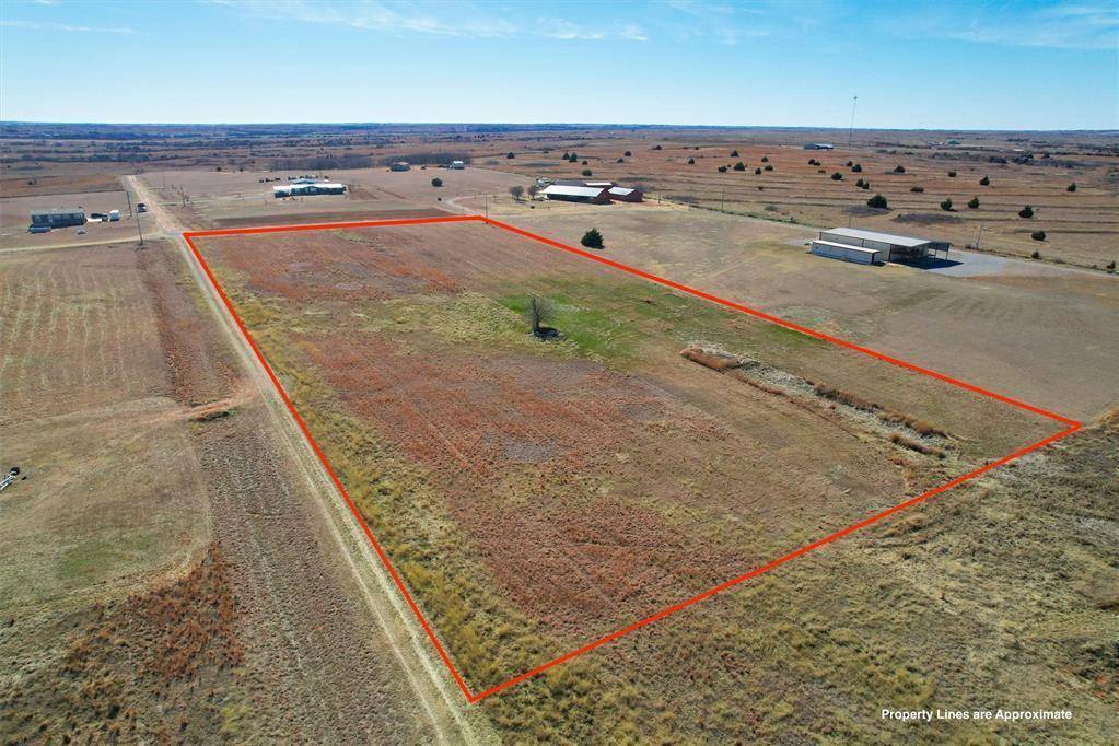 17 N Rural RD, Butler, OK 73625