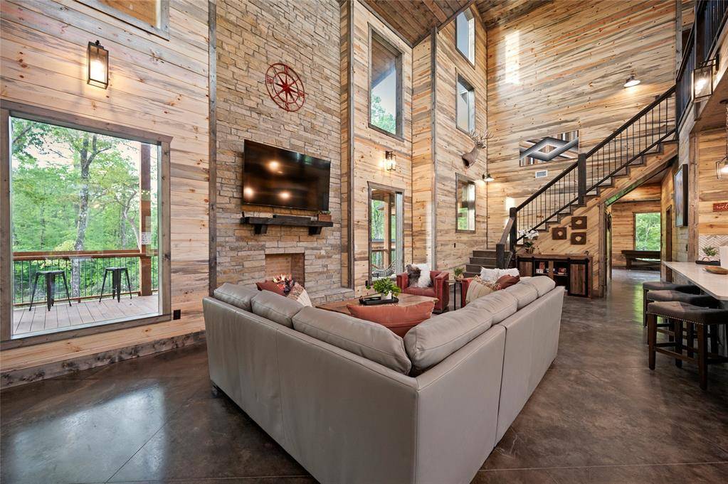 61 Stubby TRL, Broken Bow, OK 74728