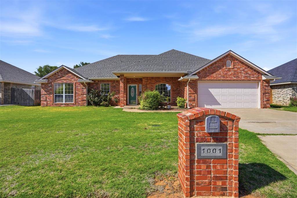 1001 Stephanie LN, Altus, OK 73521