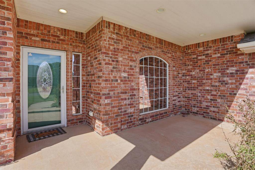 1001 Stephanie LN, Altus, OK 73521