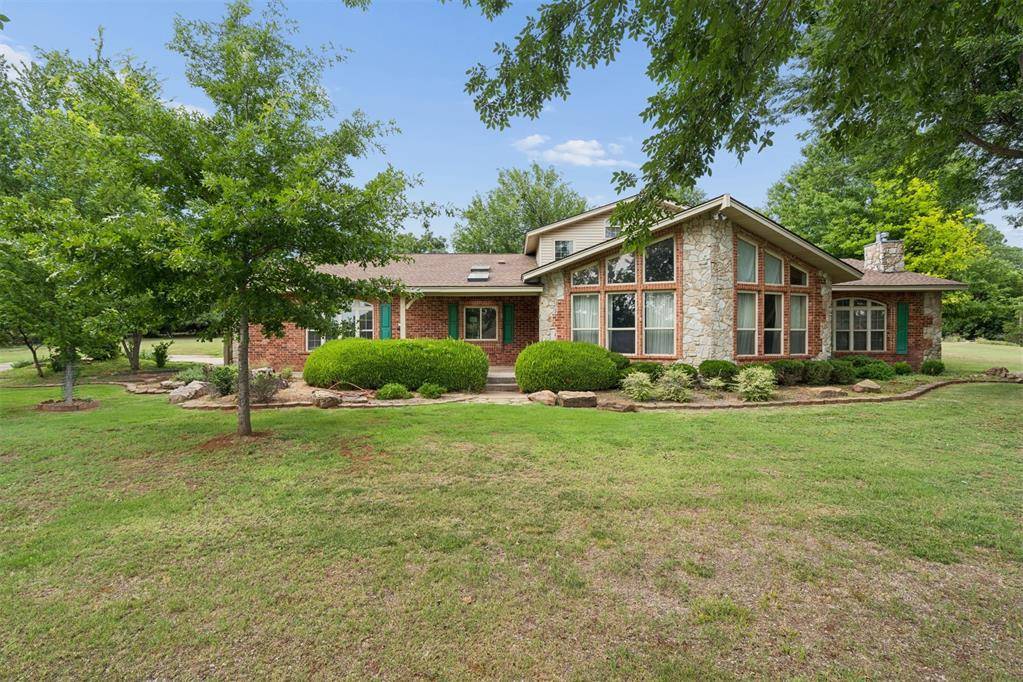 2909 N Santa Fe AVE, Edmond, OK 73003