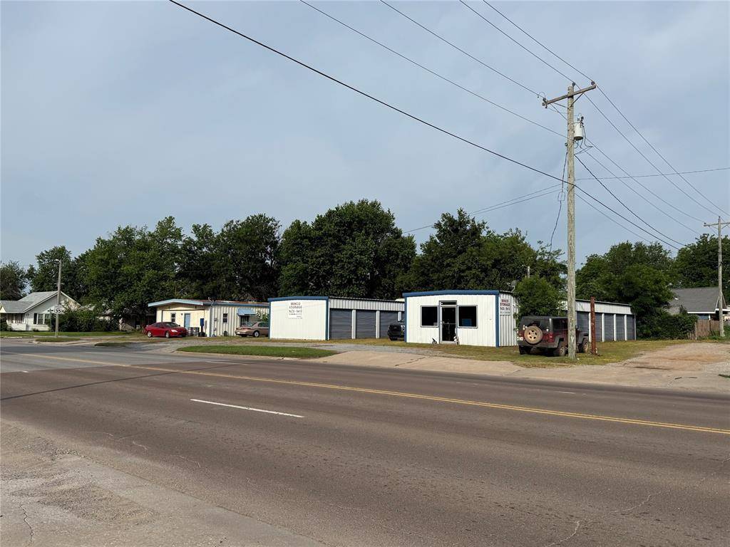 107 S 3rd, Minco, OK 73059
