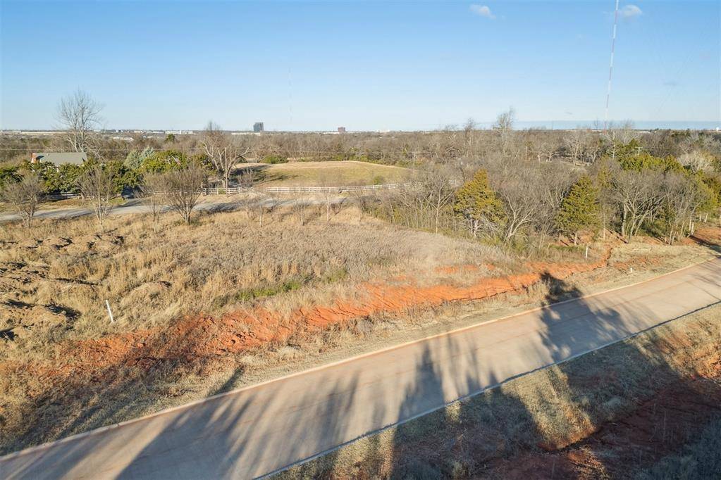 8201 Wilshire Park West DR, Oklahoma City, OK 73111