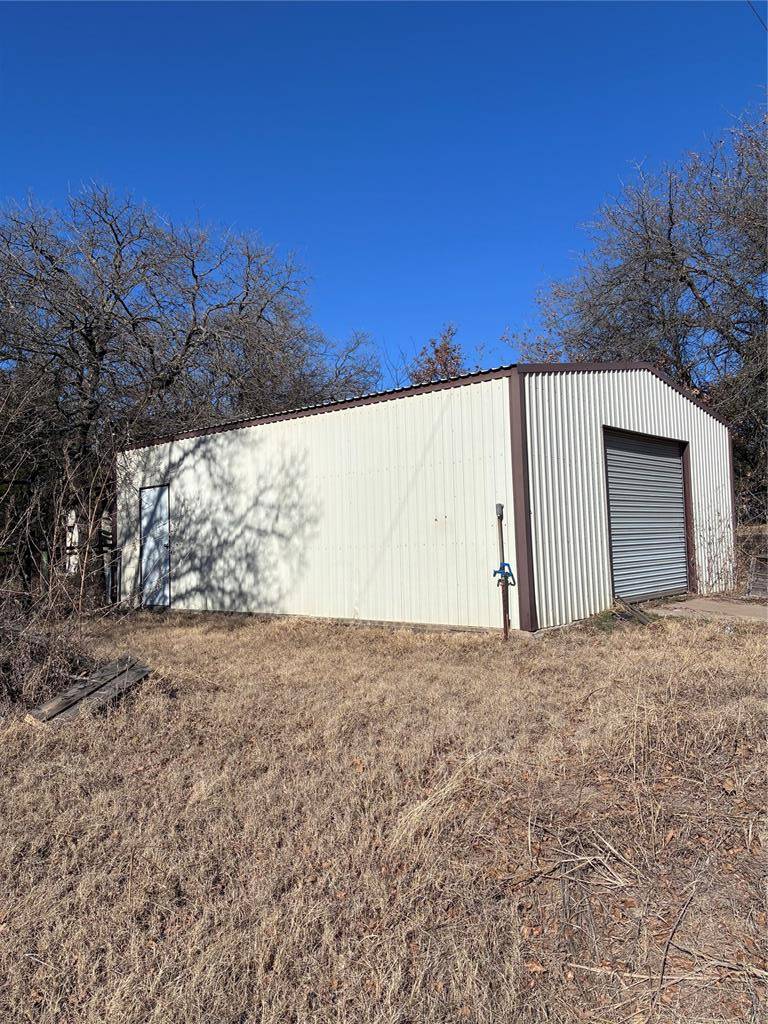 24926 N County RD #3170, Elmore City, OK 73433