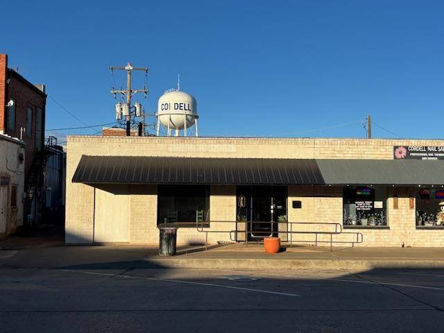 112 N Market CTR, Cordell, OK 73632