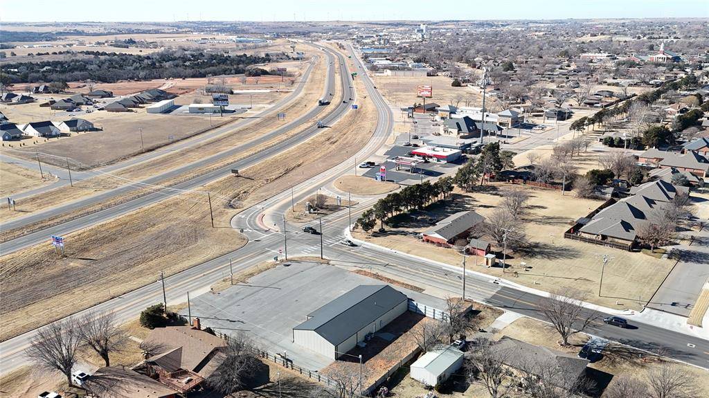1200 N Lyle RD, Weatherford, OK 73096