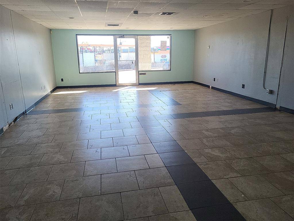 715 W Main ST #E, Jenks, OK 74037
