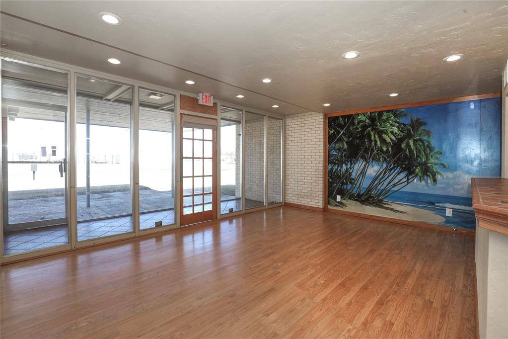 500 Park PL, Mustang, OK 73064