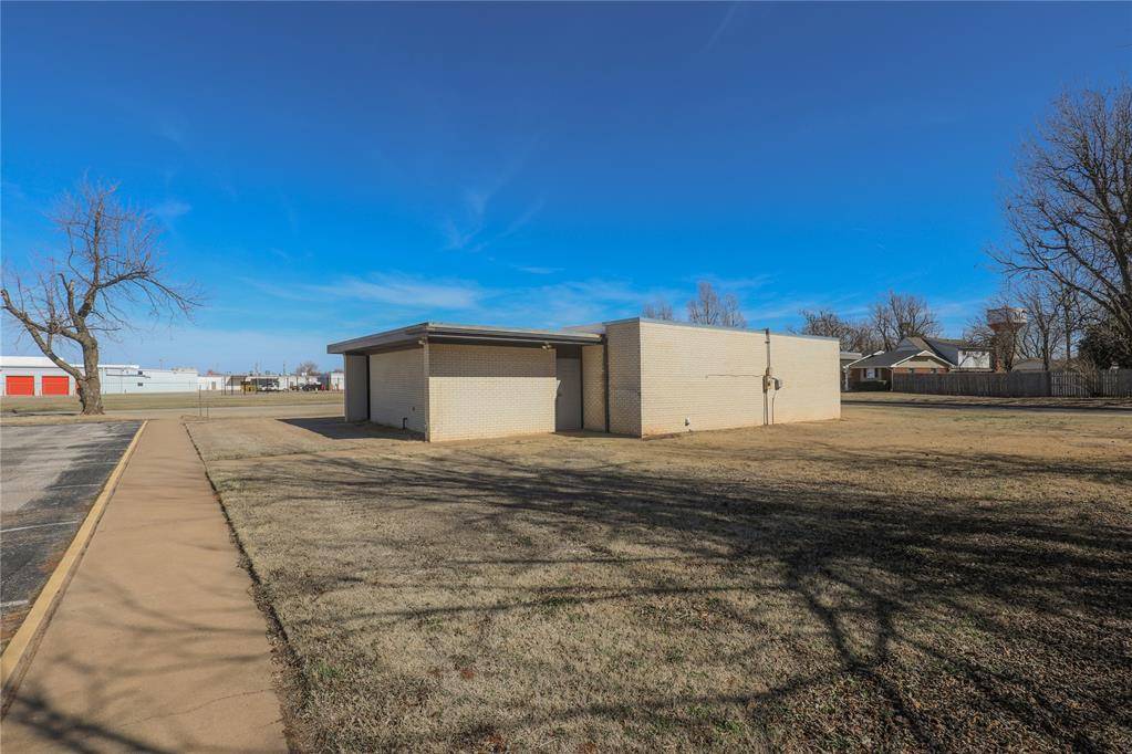 500 Park PL, Mustang, OK 73064