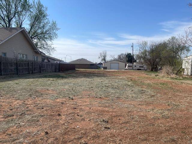 406 W Tom Stafford ST, Weatherford, OK 73096