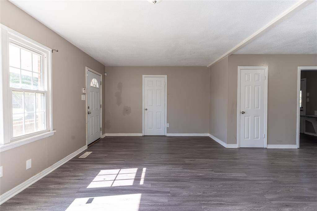 3129 NW 41st ST, Warr Acres, OK 73112