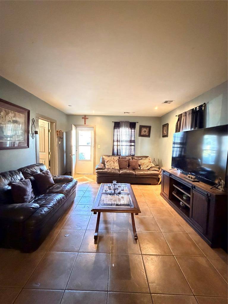 1224 NW 8th ST, Oklahoma City, OK 73106