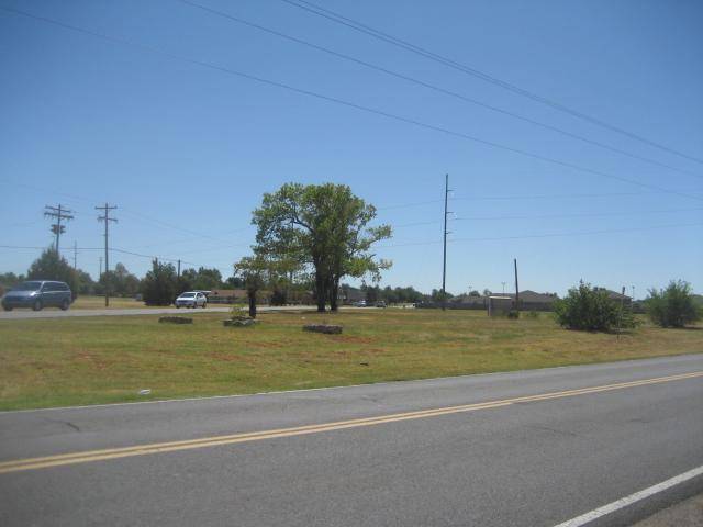 2524 S Eastern AVE, Moore, OK 73160