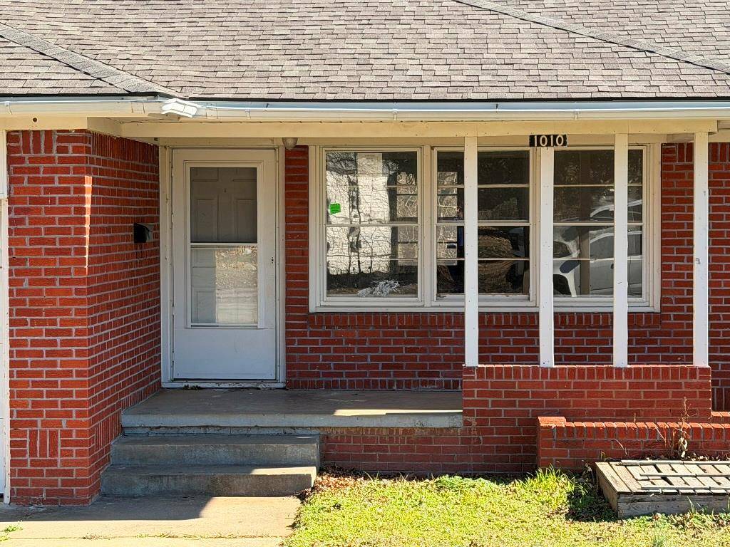 1010 Sunnymeade ST, Wewoka, OK 74884
