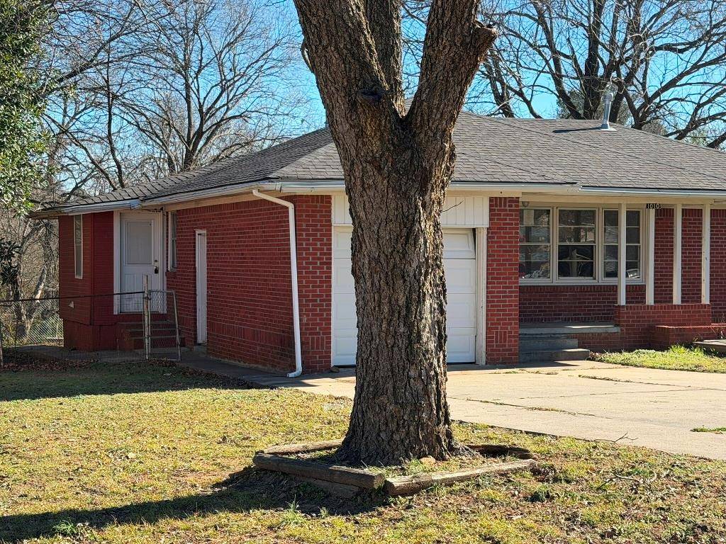 1010 Sunnymeade ST, Wewoka, OK 74884