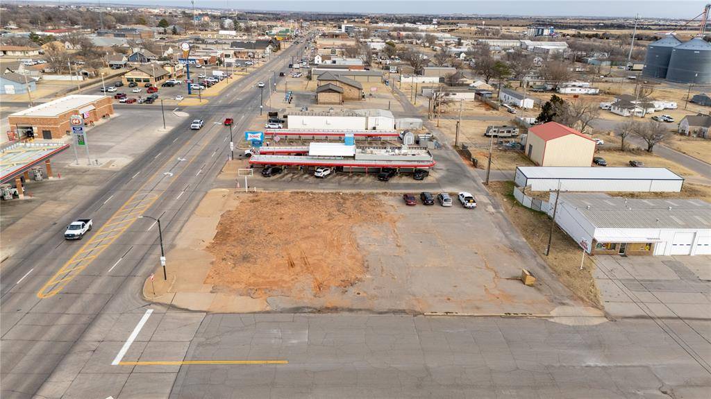 202 E Main ST, Weatherford, OK 73096