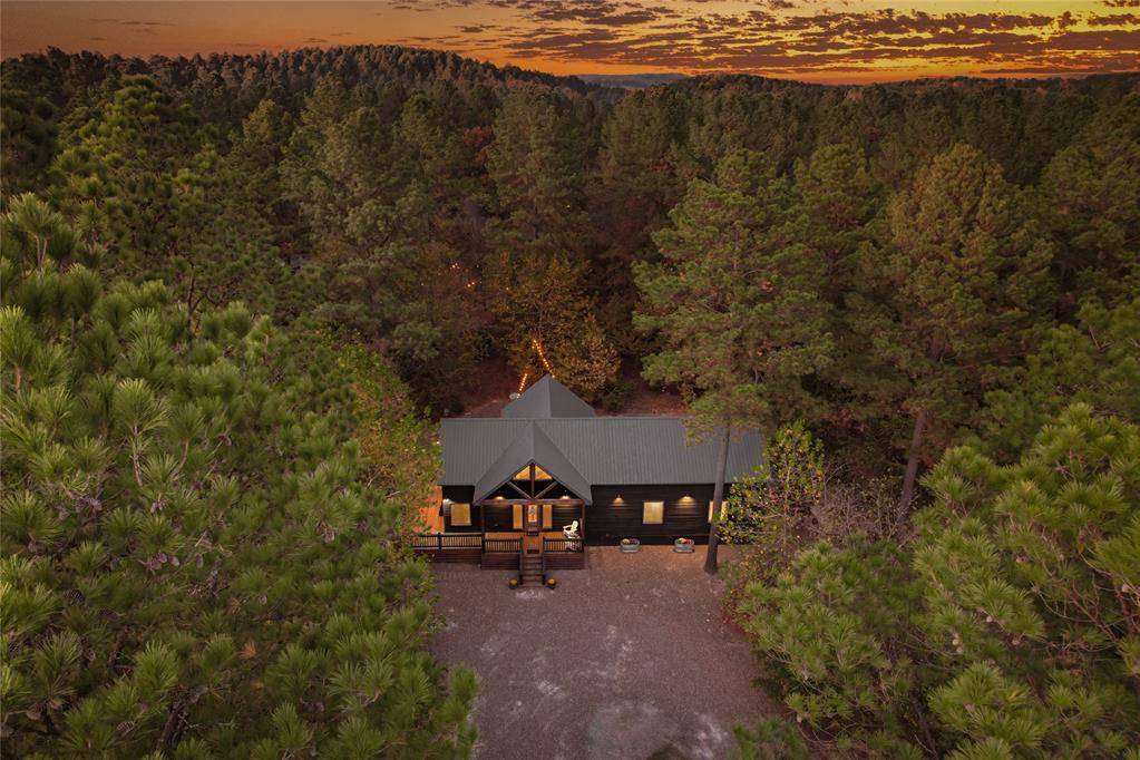 779 N Lukfata Trail RD, Broken Bow, OK 74728