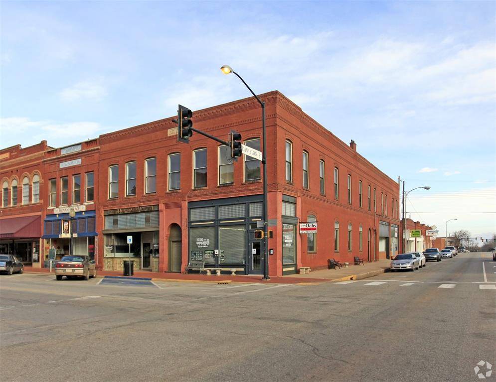 106 W Oklahoma AVE, Guthrie, OK 73044