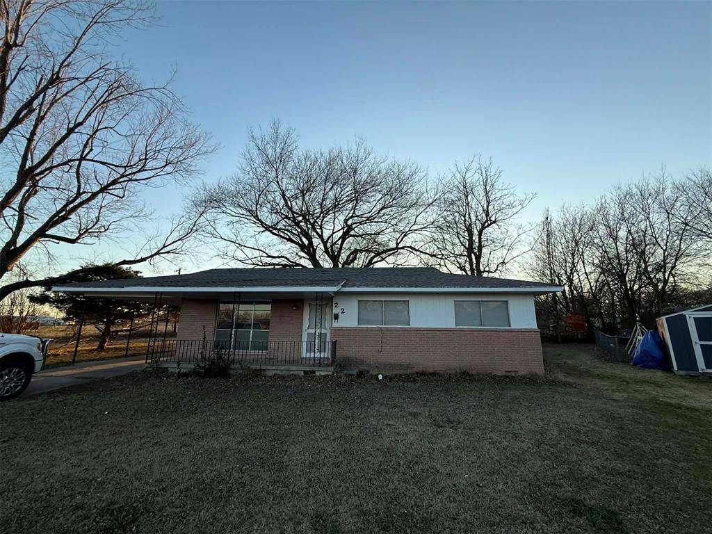 22 E Rondel AVE, Wewoka, OK 74884