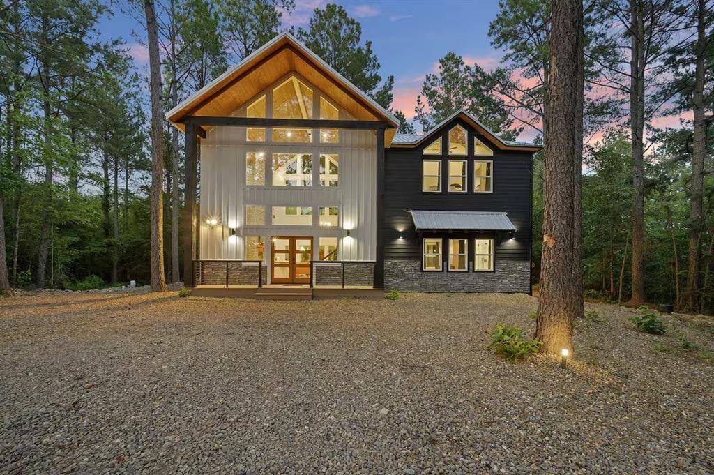 166 Carter Creek LN, Broken Bow, OK 74728