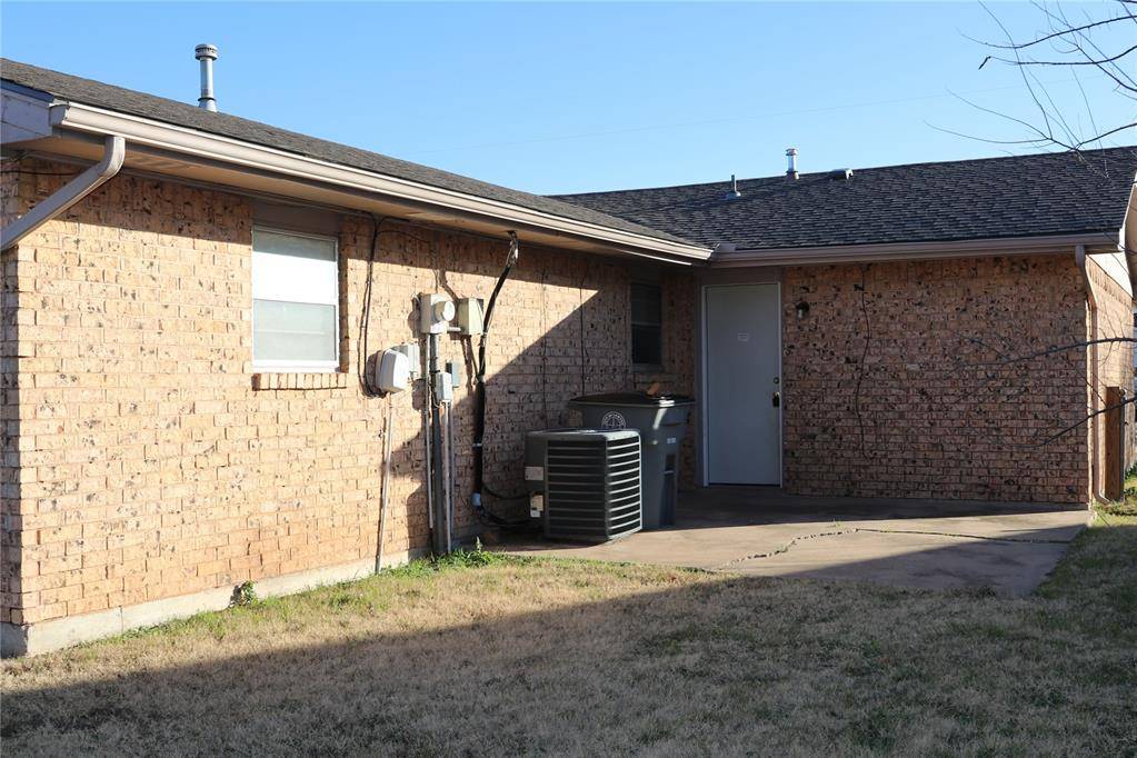 6905 SW Forest AVE, Lawton, OK 73505