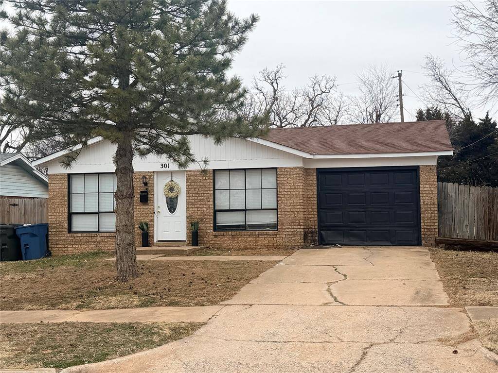 301 Winding LN, Edmond, OK 73003