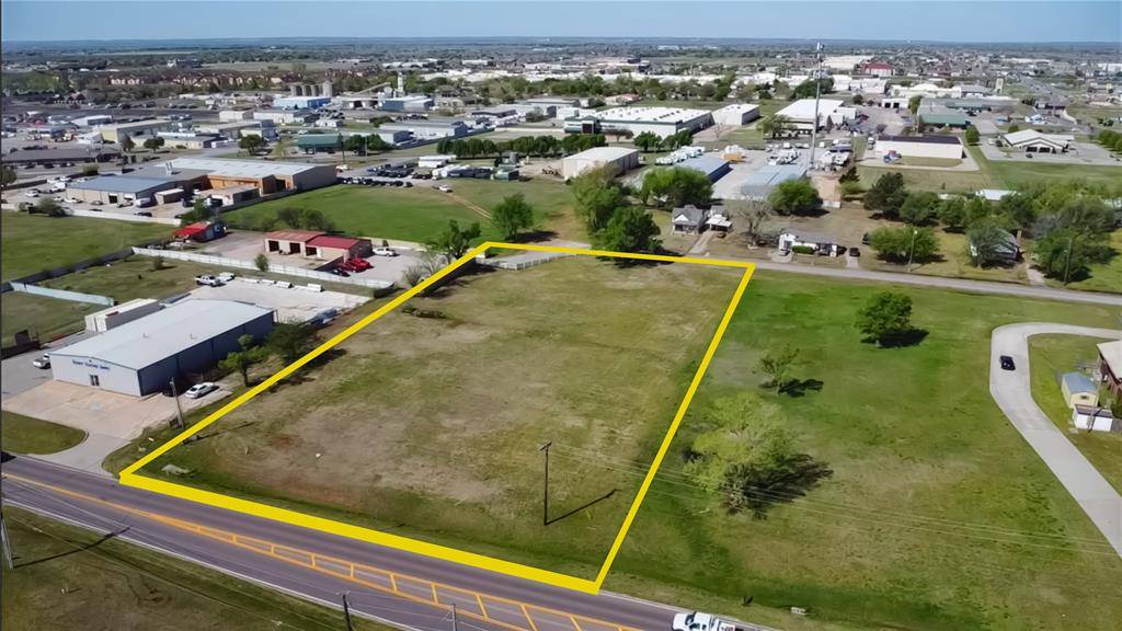 2097 S Eastern AVE, Moore, OK 73160