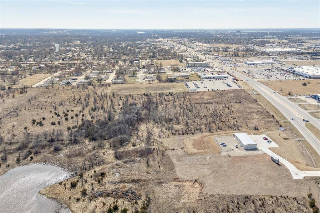 14th St & E Hubbard Rd, Ponca City, OK 74604