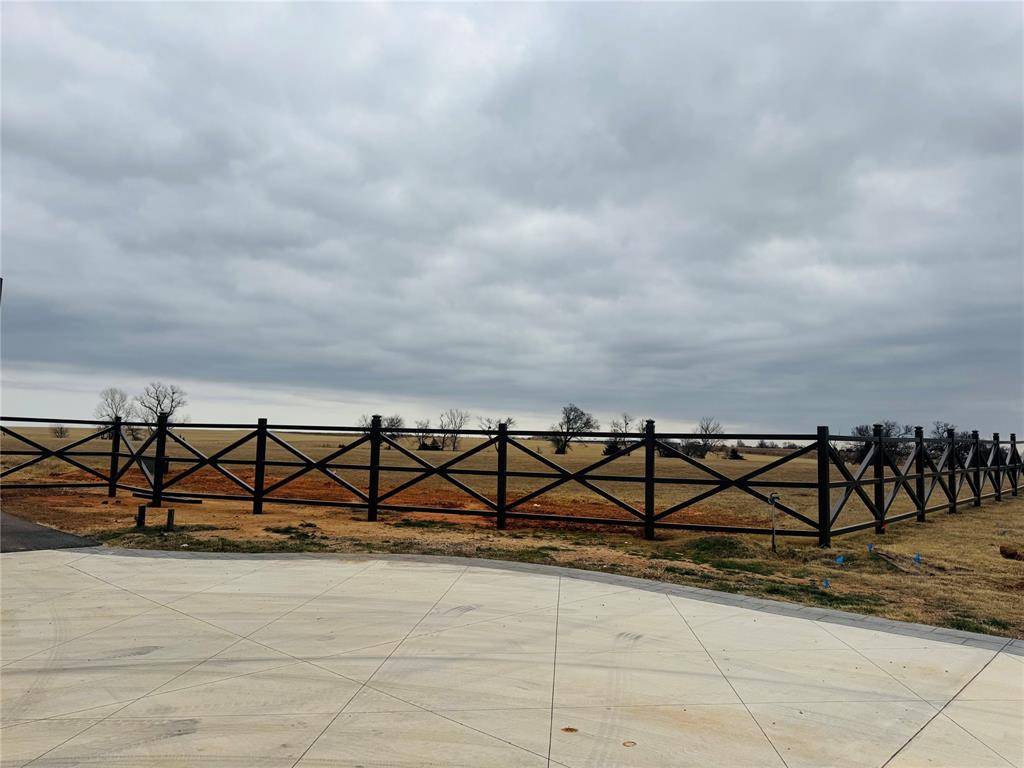 2434 Christian CIR, Chickasha, OK 73018