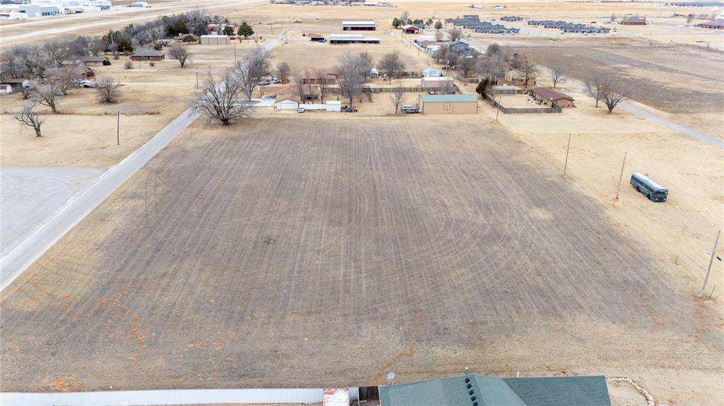 1300 Westgate RD, Weatherford, OK 73096