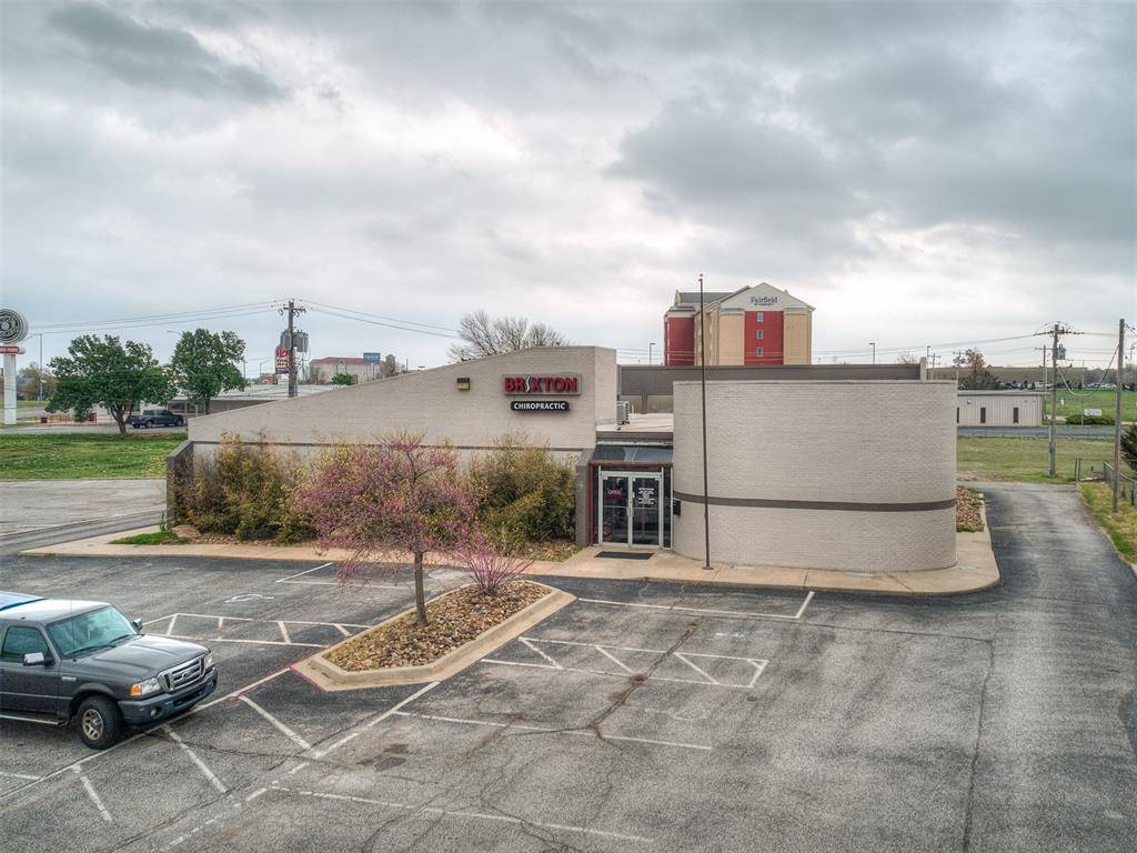 7304 N Comanche AVE, Warr Acres, OK 73132