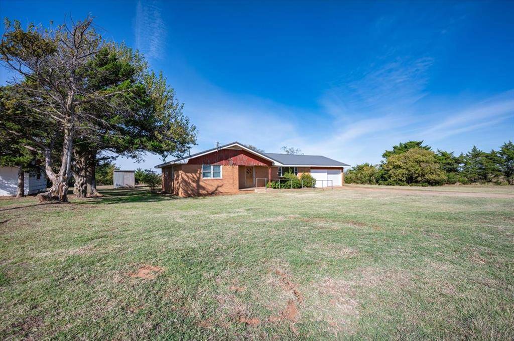7173 County Road 1160 RD, Lookeba, OK 73053