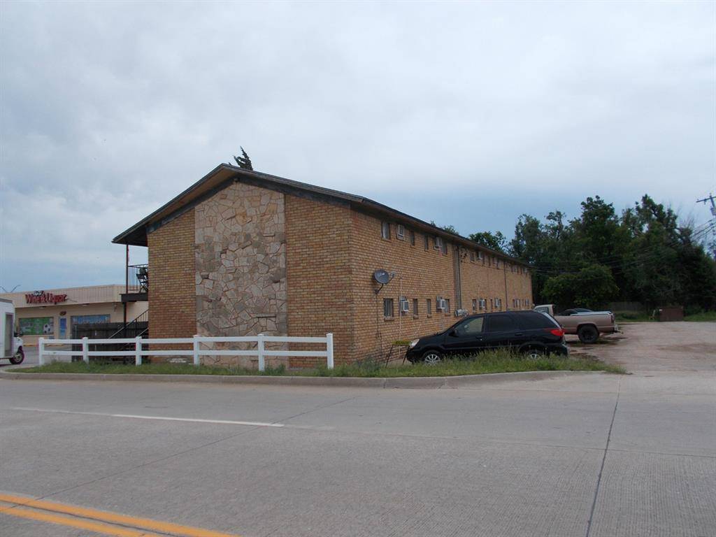 107 S Cornwell DR #1000, Yukon, OK 73099