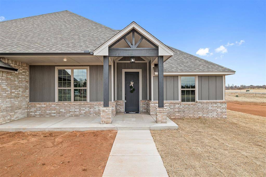 1922 Valley Ranch RD, Blanchard, OK 73010