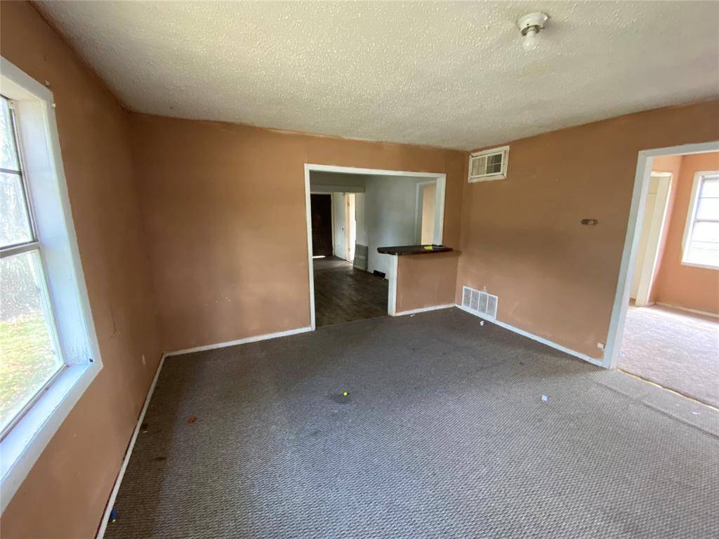501 E Broadway, Okemah, OK 74859