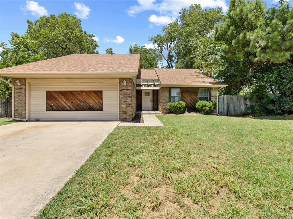 1717 Crest CIR, Oklahoma City, OK 73130