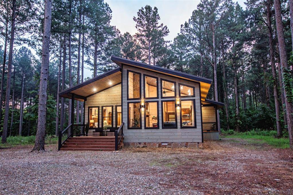 18 Western Fir LN, Broken Bow, OK 74728