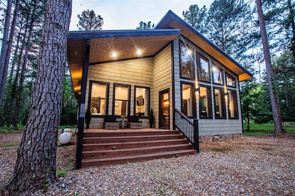 18 Western Fir LN, Broken Bow, OK 74728