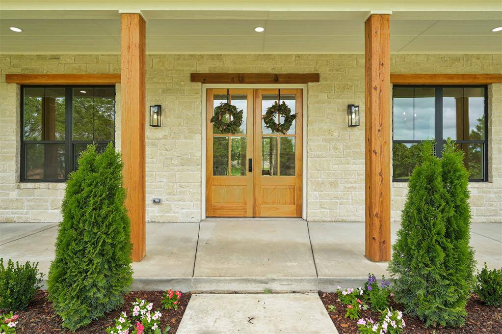 9400 Elisabeth DR, Guthrie, OK 73044