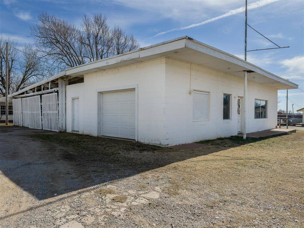 114 S 19th ST, Guthrie, OK 73044