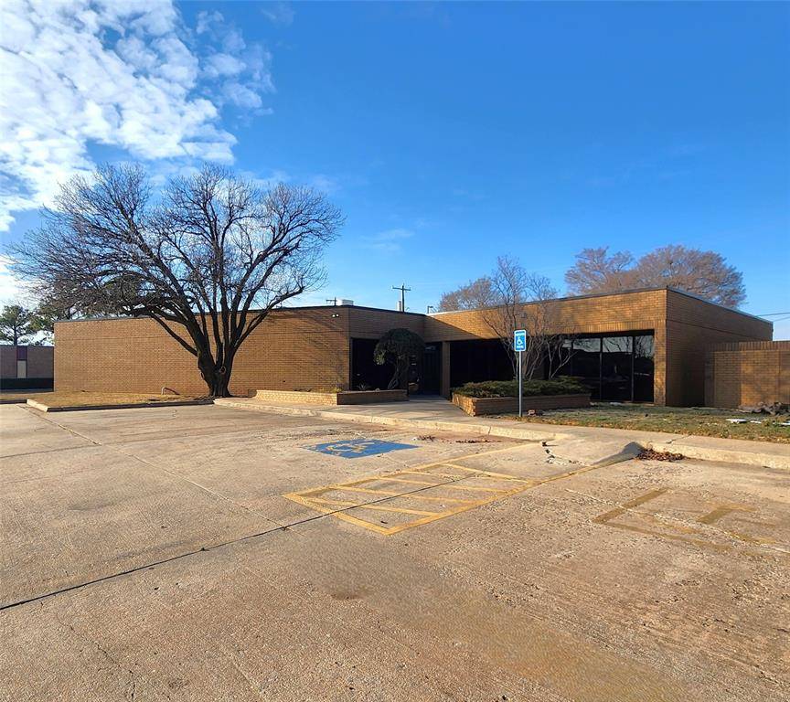 2033 Heritage Park DR, Oklahoma City, OK 73120