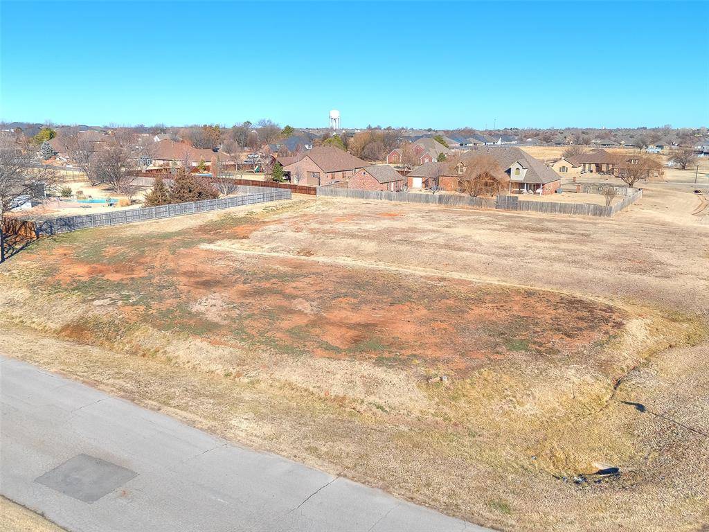 13033 SW 10th ST, Yukon, OK 73099