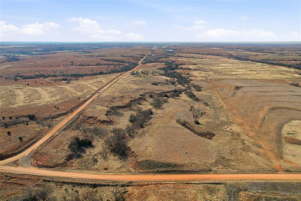 8097 N 2010 RD, Leedey, OK 73654