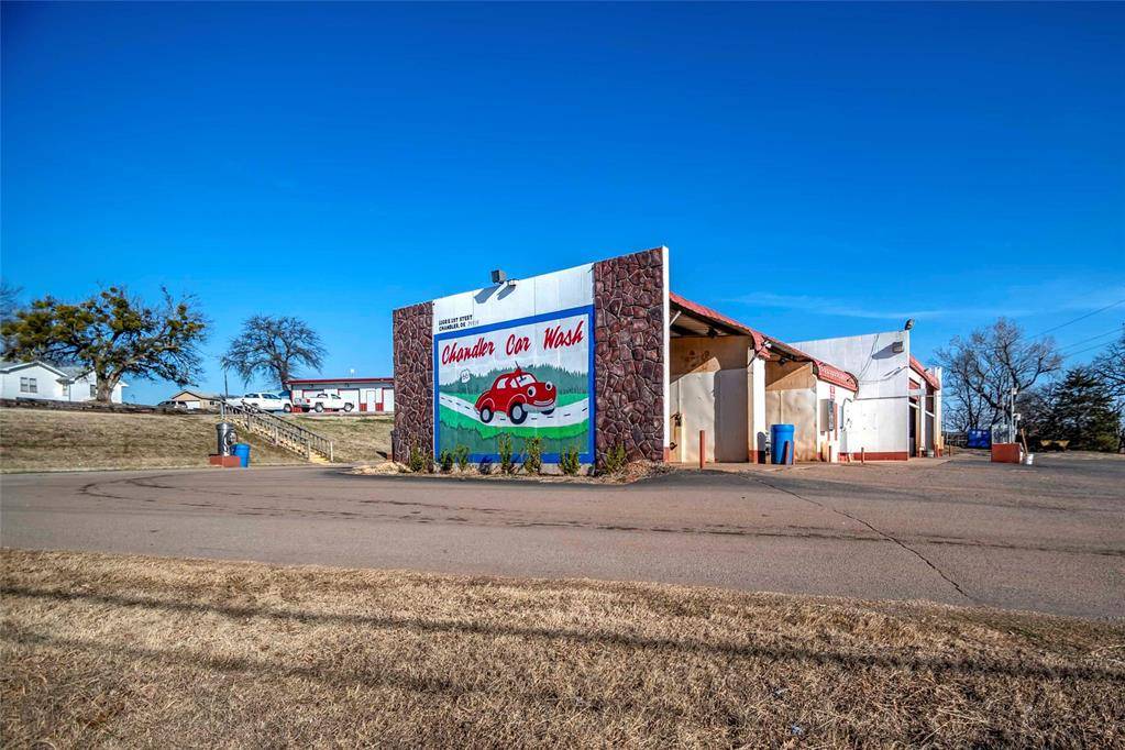 1102 E 1st ST, Chandler, OK 74834