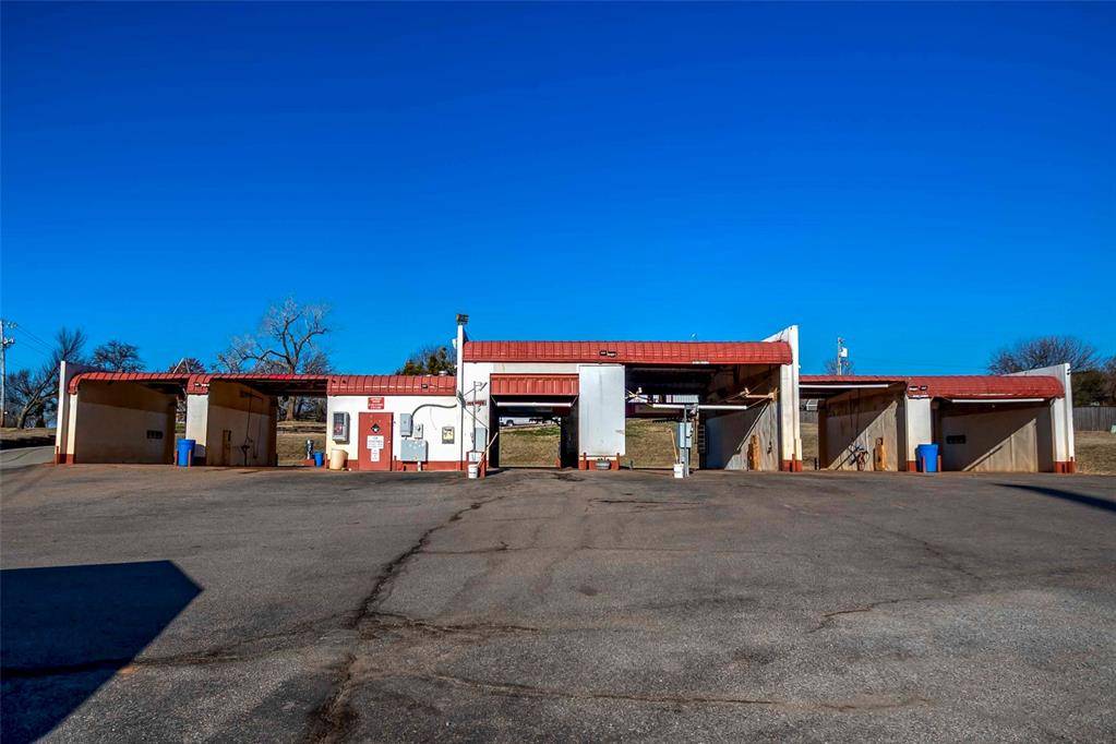 1102 E 1st ST, Chandler, OK 74834