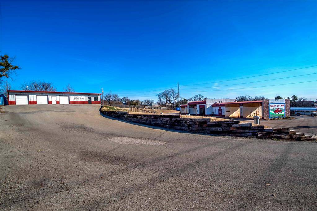 1102 E 1st ST, Chandler, OK 74834